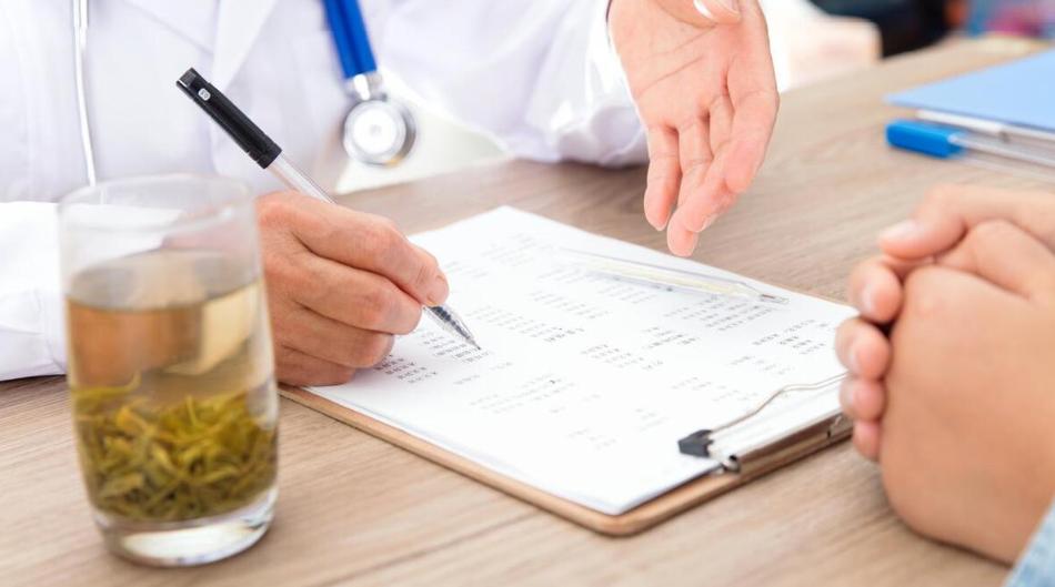 为啥有人一喝水就有尿,为什么有人一喝水就排尿