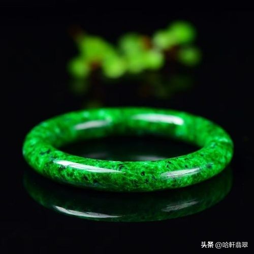 这五种翡翠千万不要买,满绿的翡翠是什么品种