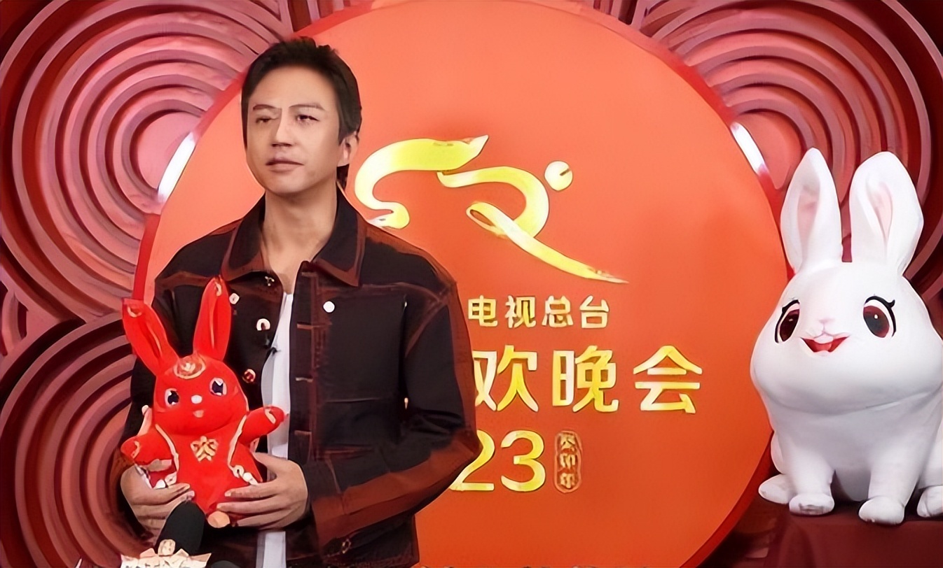 2020鏄ユ櫄浼楀鏄庢槦鍚屽彴婕斿敱,鏄ユ櫄鑰佹瓕鍞卞鍚屽彴