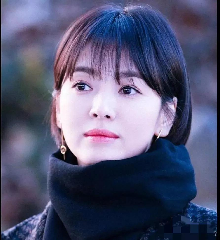 刘亦菲宋轶蓝色礼服,刘亦菲和宋轶谁更美