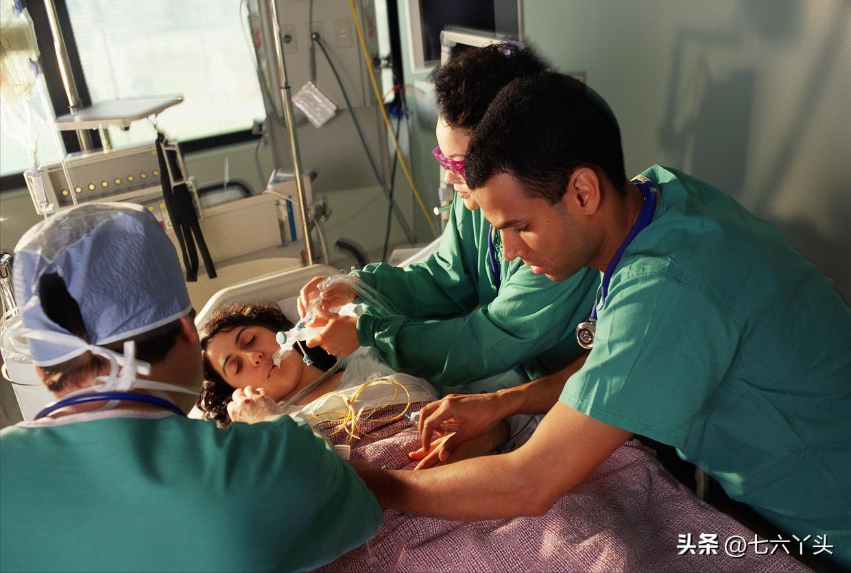 iphone充电被电截肢,苹果不配充电器导致女孩被电击