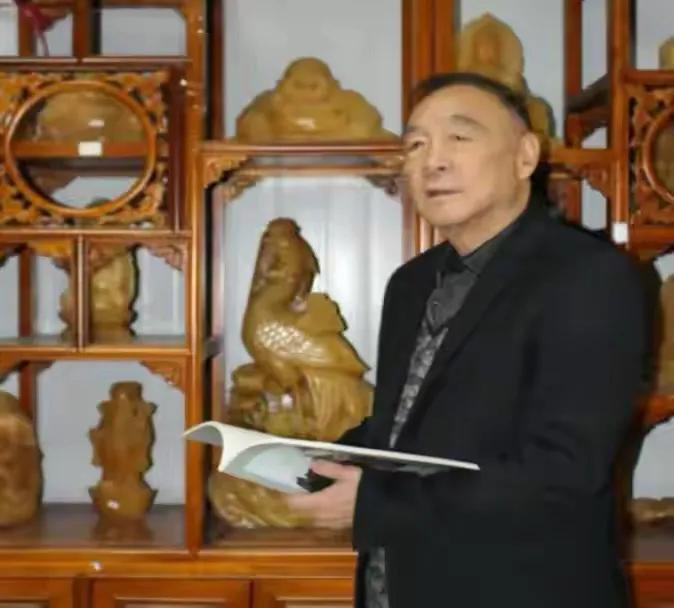 2022年57岁妇女跟8旬老翁离婚,分得5亿家产,老翁气晕：丢财又丢人