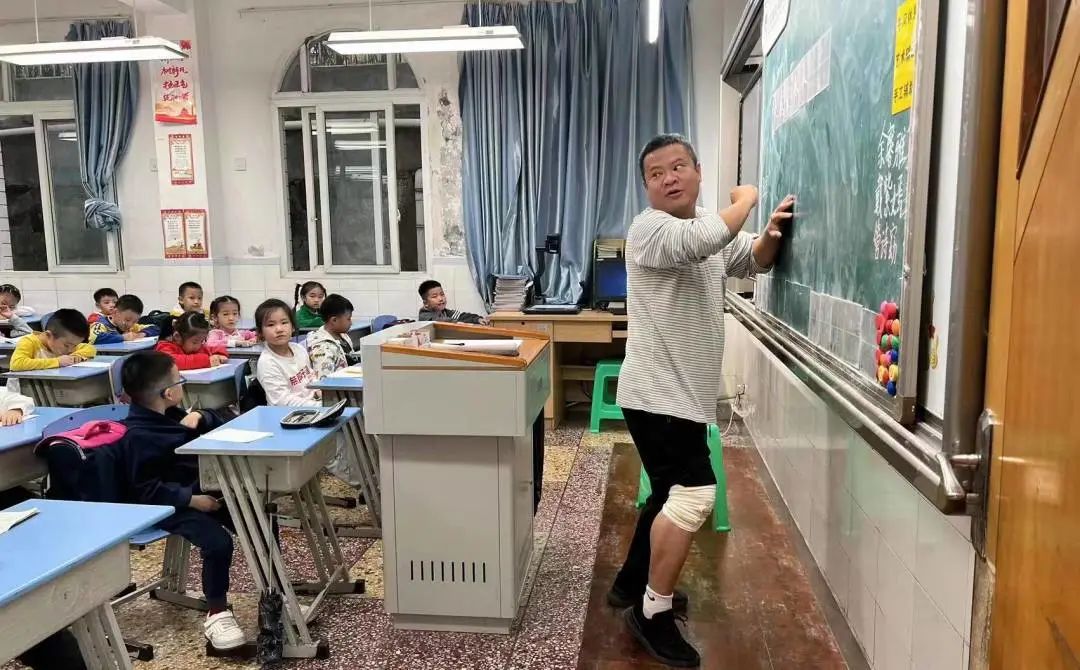 精一民族小学2006级,精一老师