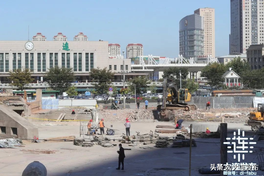 新世纪广场改造全过程,胜利广场改造前后对比