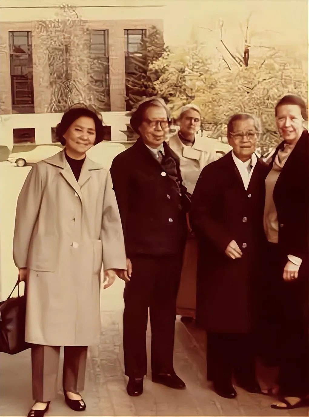 志愿军女兵被美军活捉会怎样,美国士兵与女志愿军相遇