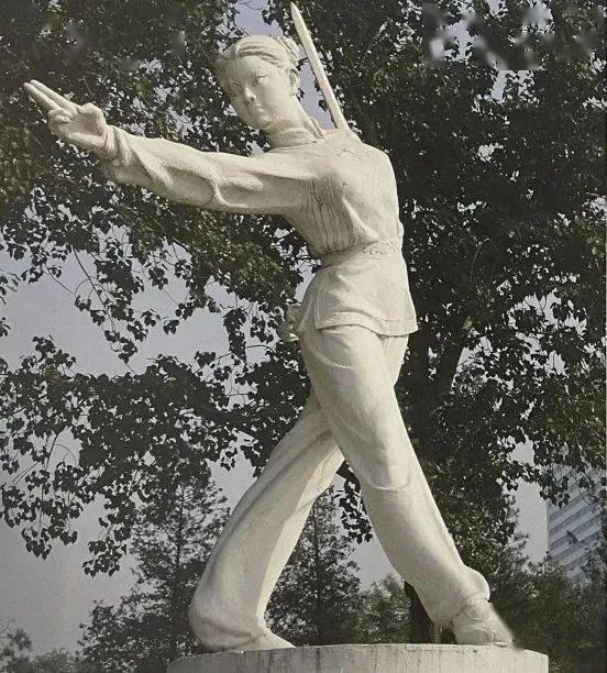 北京体育场雕塑工作室,北京工人体育馆门口雕塑原型