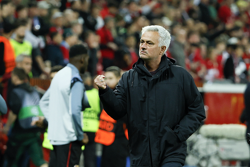 穆里尼奥欧联杯vs药厂,罗马输球穆里尼奥现场总结经验