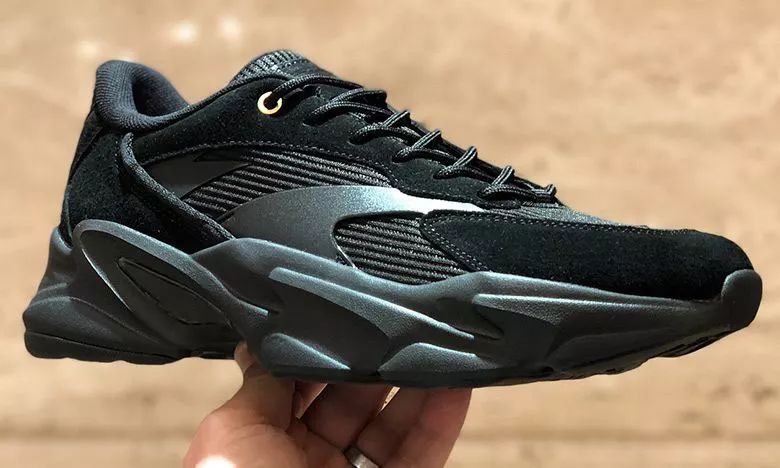 安踏多款老爹鞋曝光！满眼都是巴黎世家、新百伦的影子？