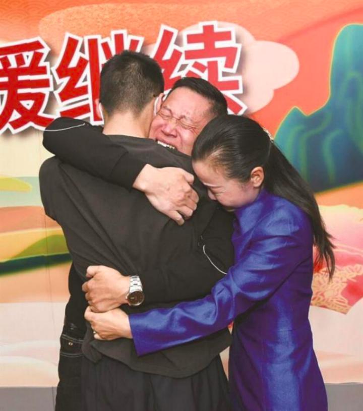 孙海洋包子店卖包子,孙海洋肉包测评