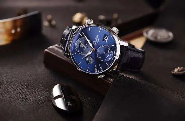 穷玩表富玩车手表价格,华夏典当行手表怎么那么便宜