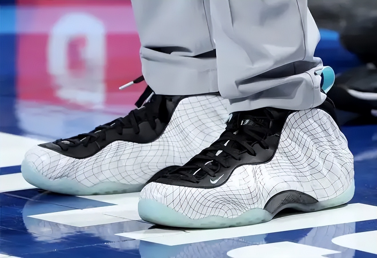 有哪些经典篮球鞋,篮球鞋nikeairfoamposite测评