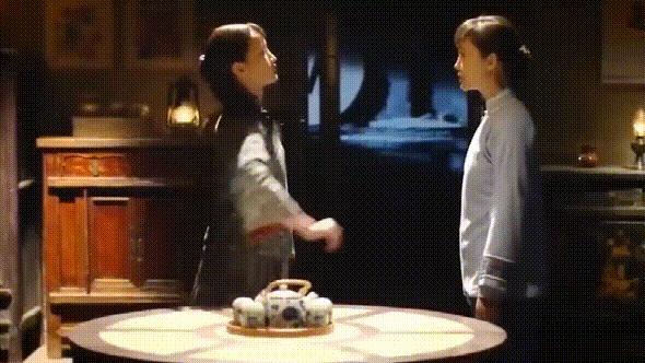 扇脸、飞踹、假戏真做，影视剧这些现象真可怕，敬业还是欺负人？