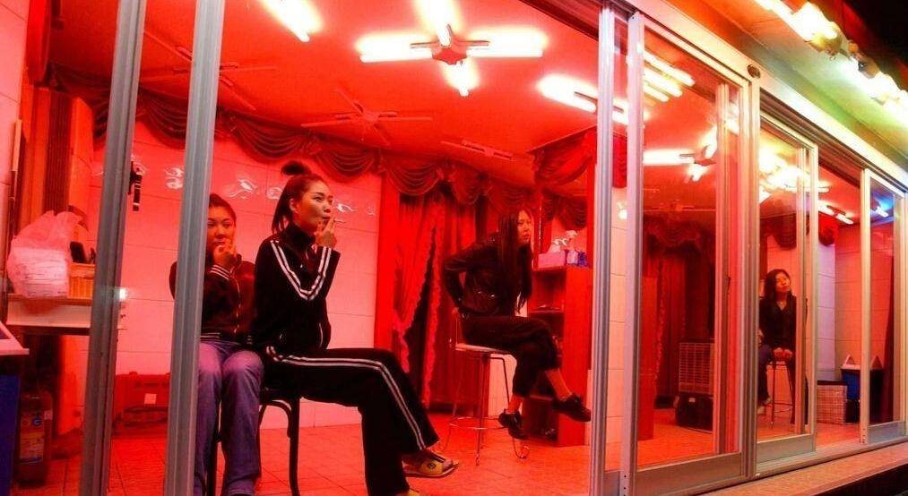 桃色行业比日本发达，韩国扫黄10年越扫越黄，背后财阀堪比土皇帝