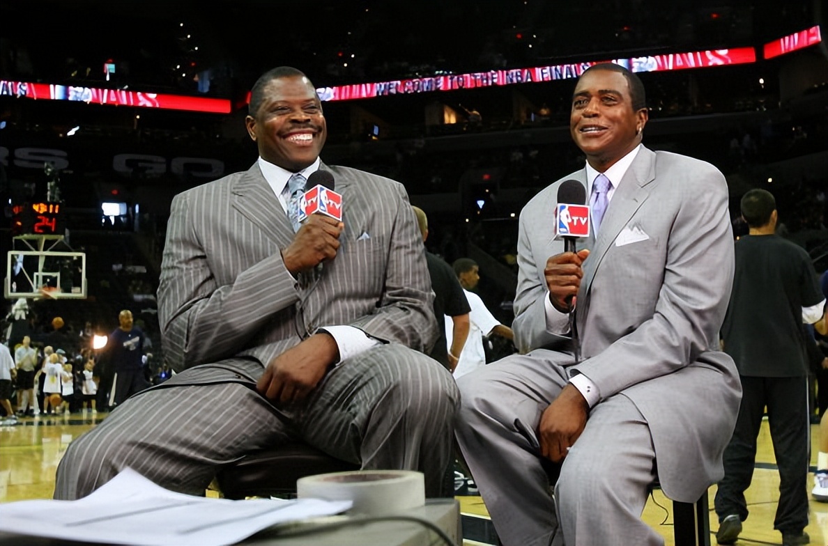 乔丹一共入选过几次nba最佳阵容,乔丹的第一个合同