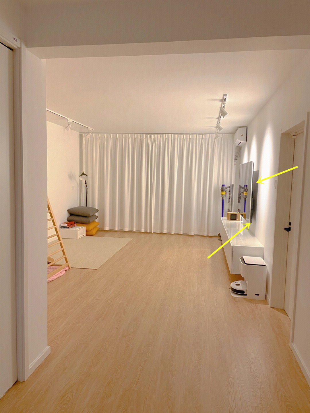 海信4k100寸激光电视多少钱,100寸激光电视和液晶电视哪个好