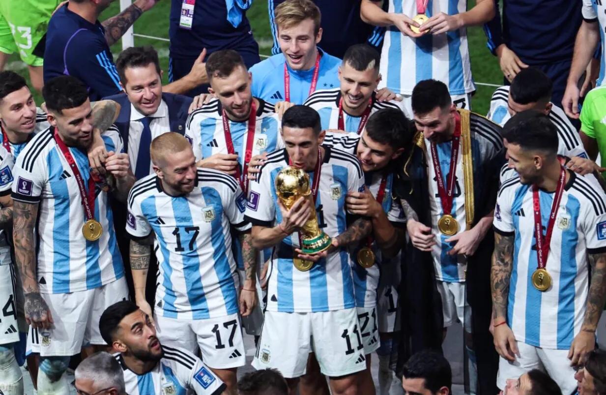 足球终究还是败给了时间,足球终归输给了时代