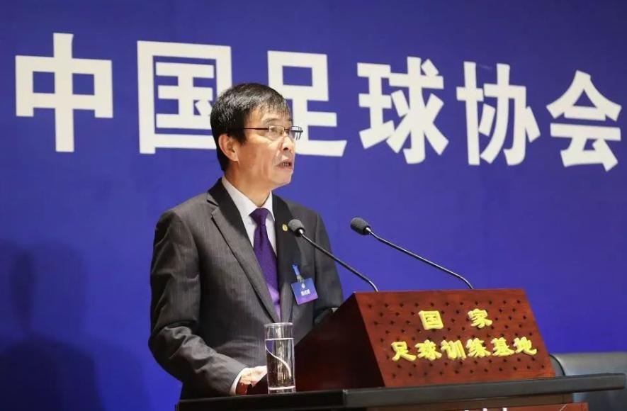 中国足球反腐扫黑有新消息，媒体人：体坛官员亲戚大多做足球生意