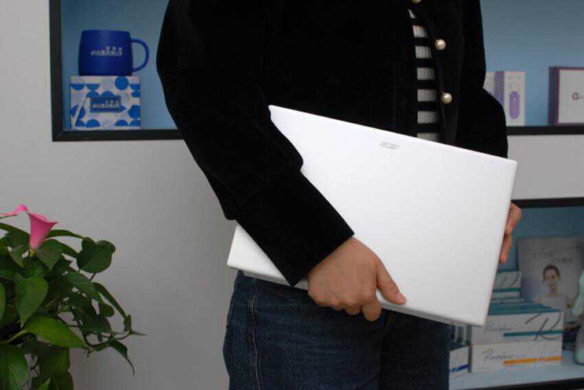 新锐宏碁传奇Go笔记本体验：轻装出行，实力办公