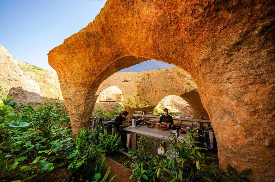 专业网红餐厅设计分析及思路,网红新中式餐厅设计方案案例分享