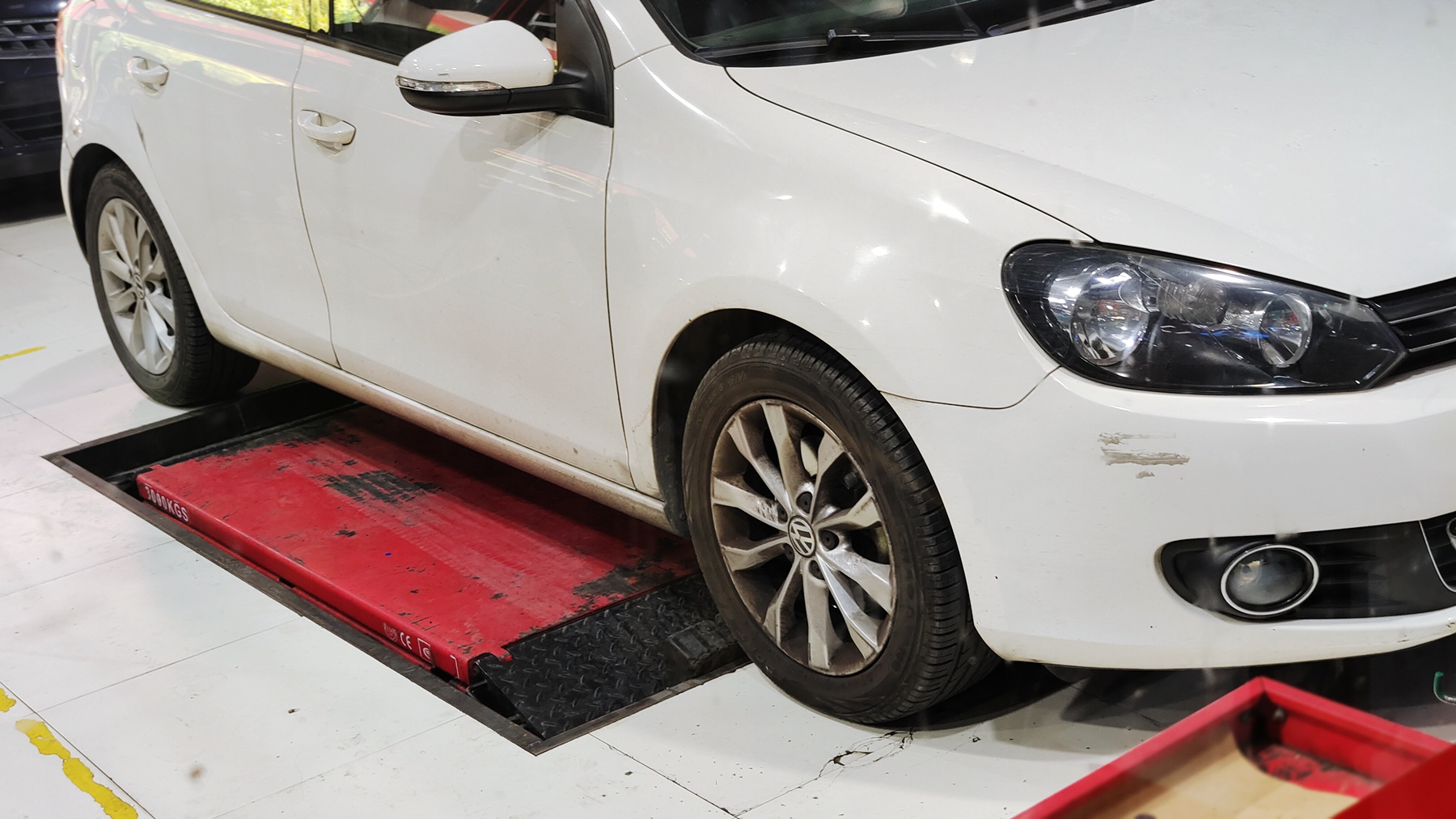 什么？老车也能开出“高级感”，10年车龄老车靠雷神静悦享受静音