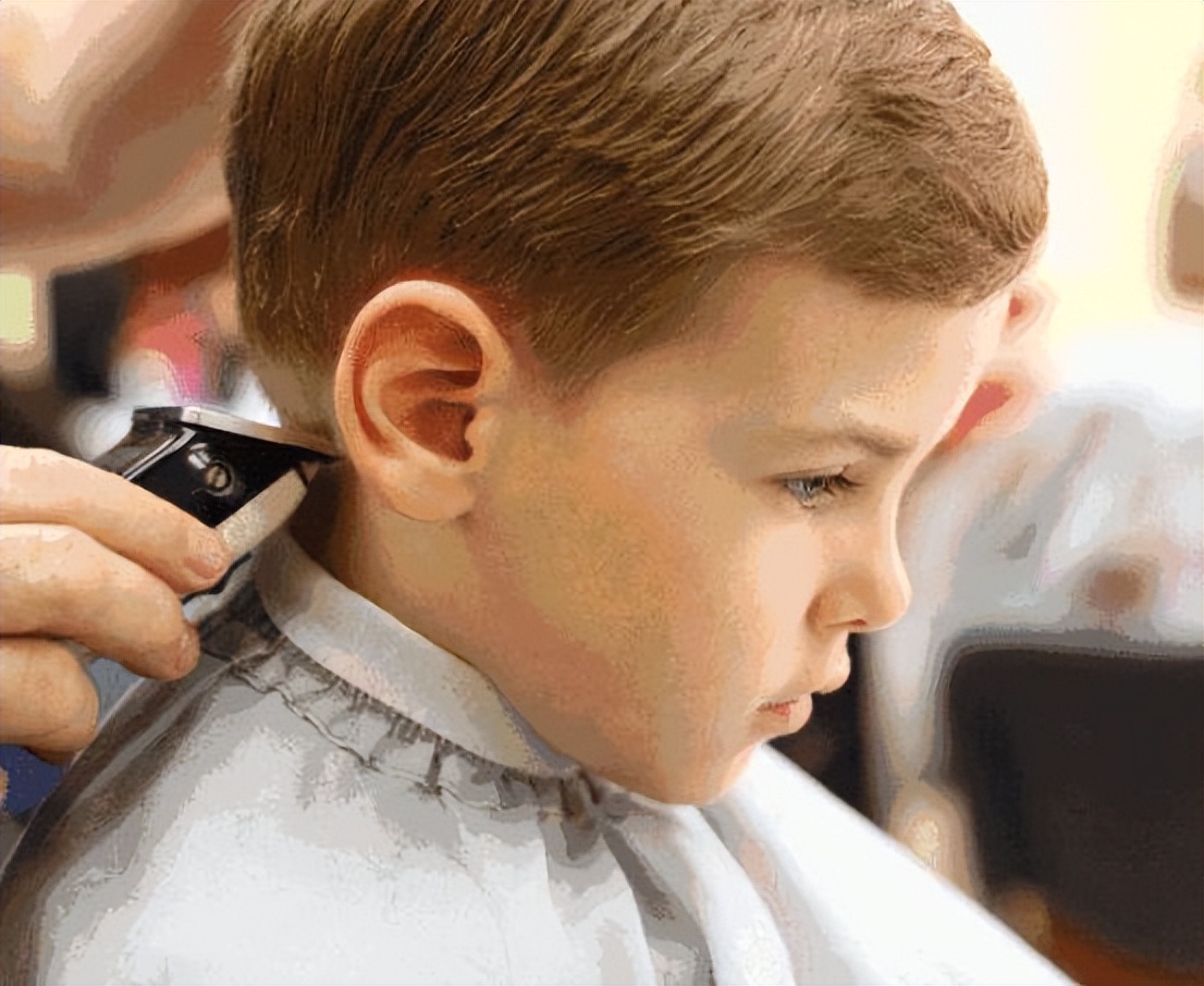 自己理发技巧如何接住碎发,自己理发技巧