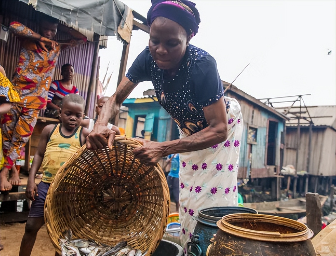 世界上最大的水上贫民窟纪录片,世界上最大的水上贫民窟是