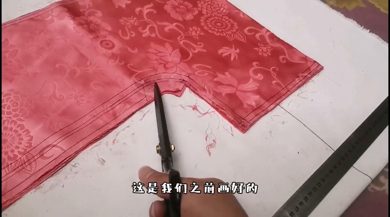 旗袍后期教程,旗袍全开偏襟的缝制方法视频