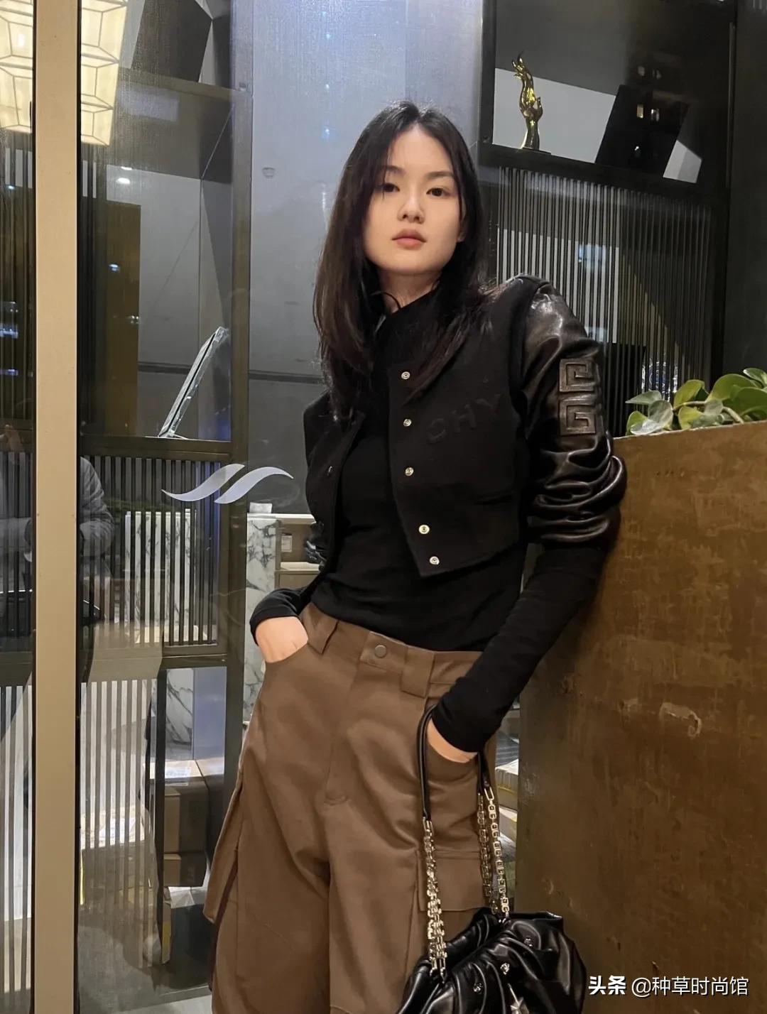 4种不同风格的春季穿搭示范,4种风格20套冬日穿搭照着穿就对了