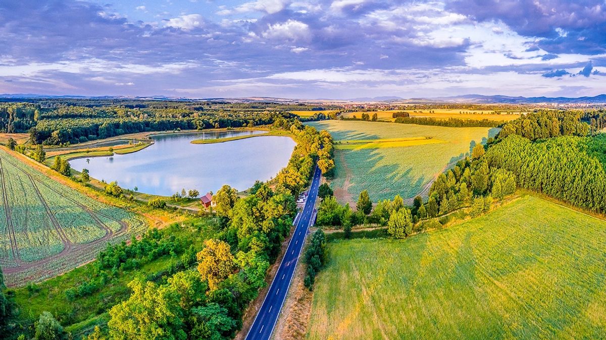 维谢格拉德集团总部,维谢格拉德和布拉格