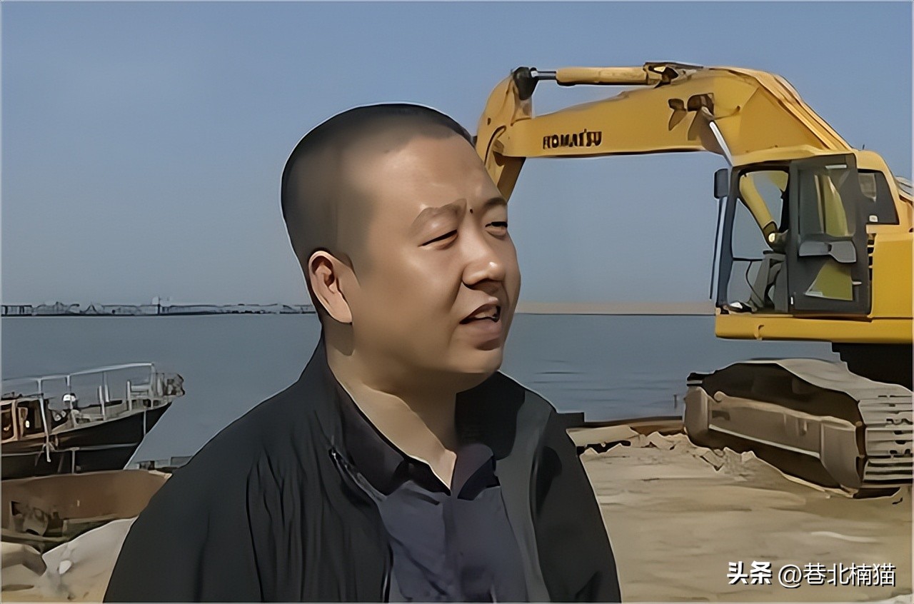 小伙花100块买下石头,小伙花一亿多买石头沉入海底