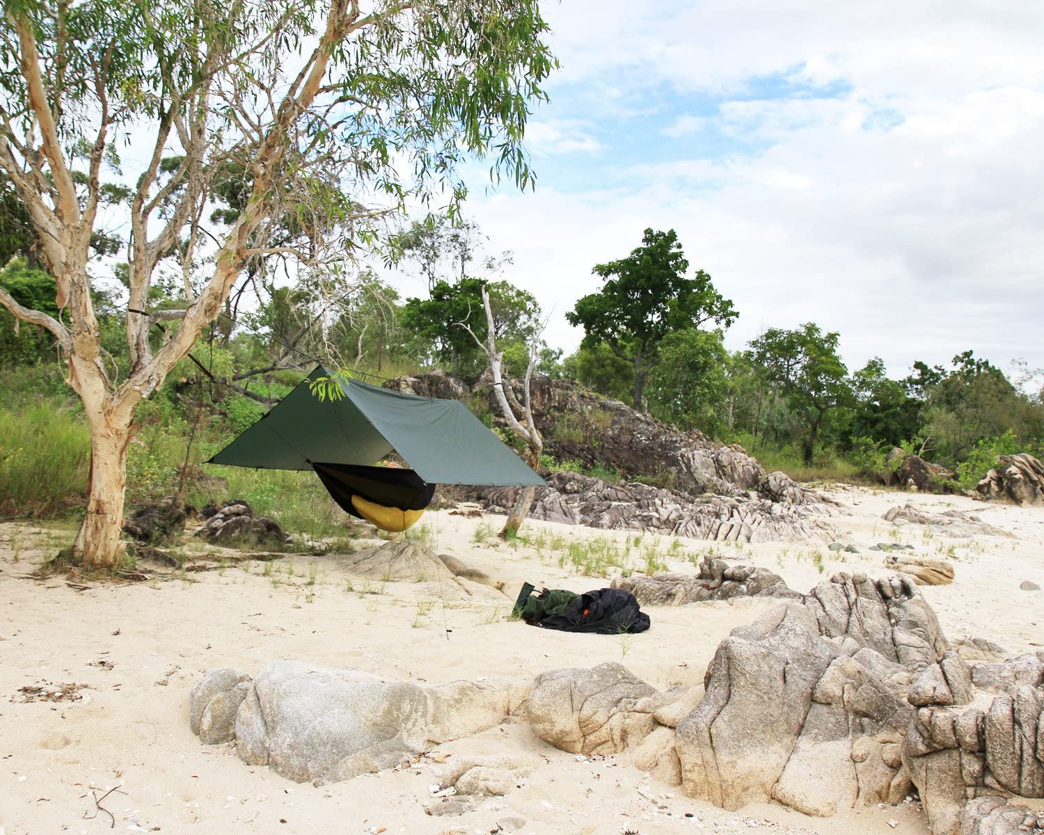 帐篷防水布买大一点还是小点,户外钓鱼塑料防水布帐篷