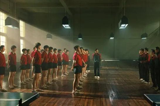 打破12项纪录，排片却在下降，观众：别让中国电影，再留下遗憾了