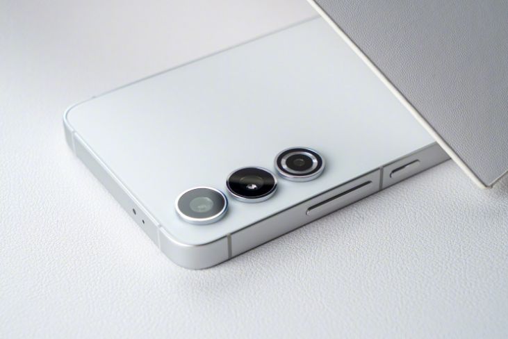 iPhone15再爆料！高刷、WiFi7仍是奢望，安卓旗舰更香