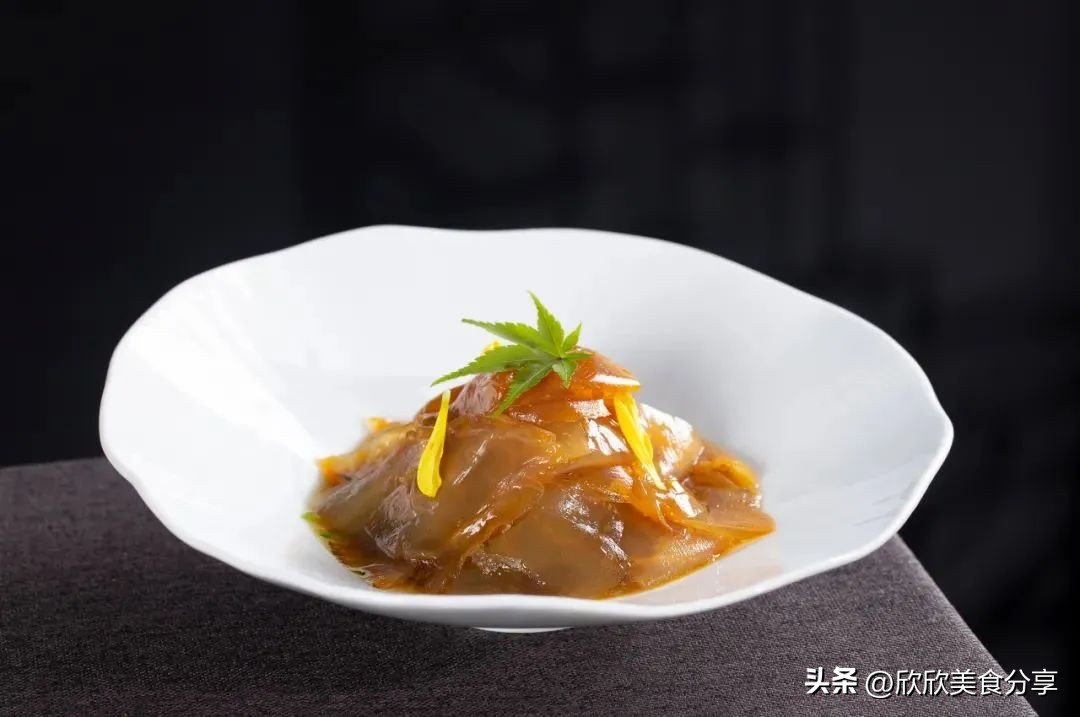 缙云中维香溢大酒店服务员,缙云香溢大酒店附近美食