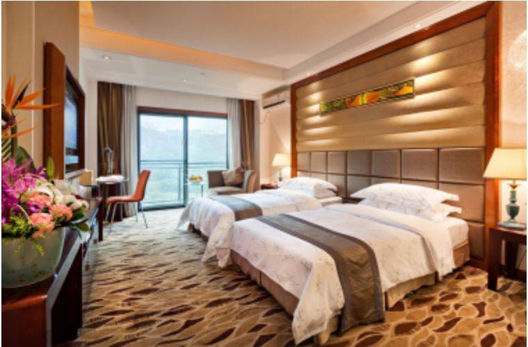 东莞樟木头三正半山酒店开业，两日游含自助早晚，网友：又平又正