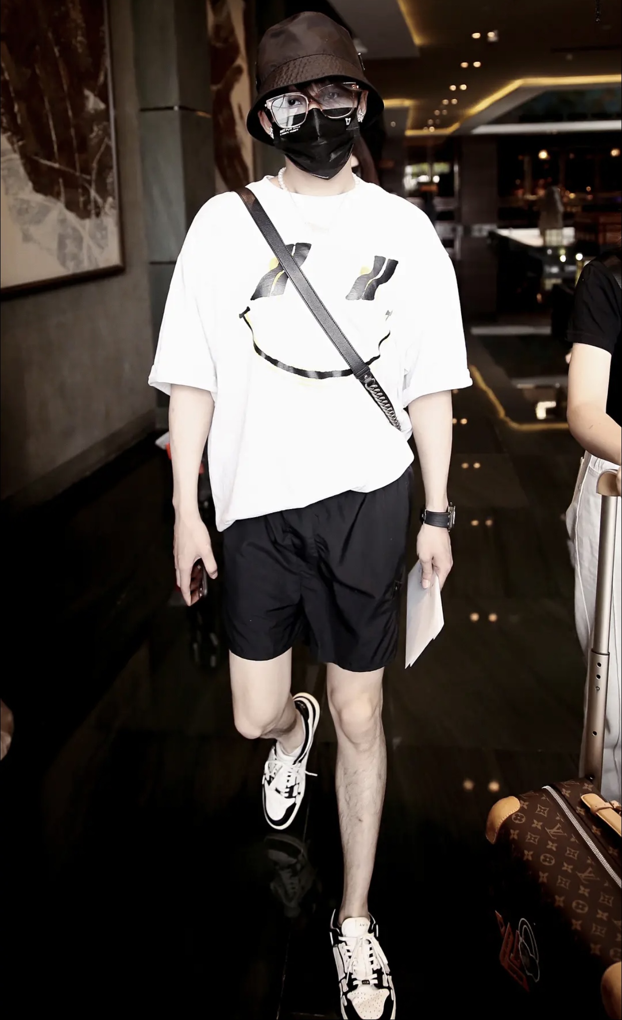 男生推荐短袖短裤穿搭方案,夏日短裤男生穿搭视频