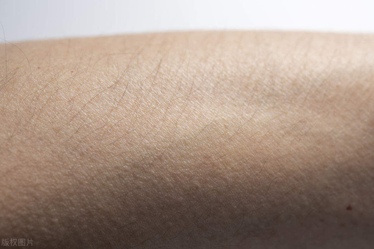 皮肤上长的小肉球可以自己处理吗,皮肤上长小肉球能扯下来吗