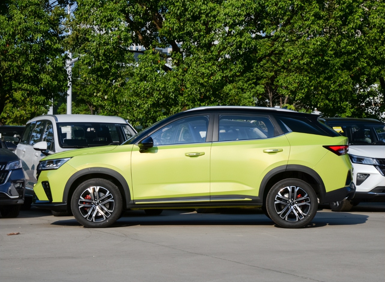 五菱星驰在小型suv销售排名,五菱星驰最新款值得买吗