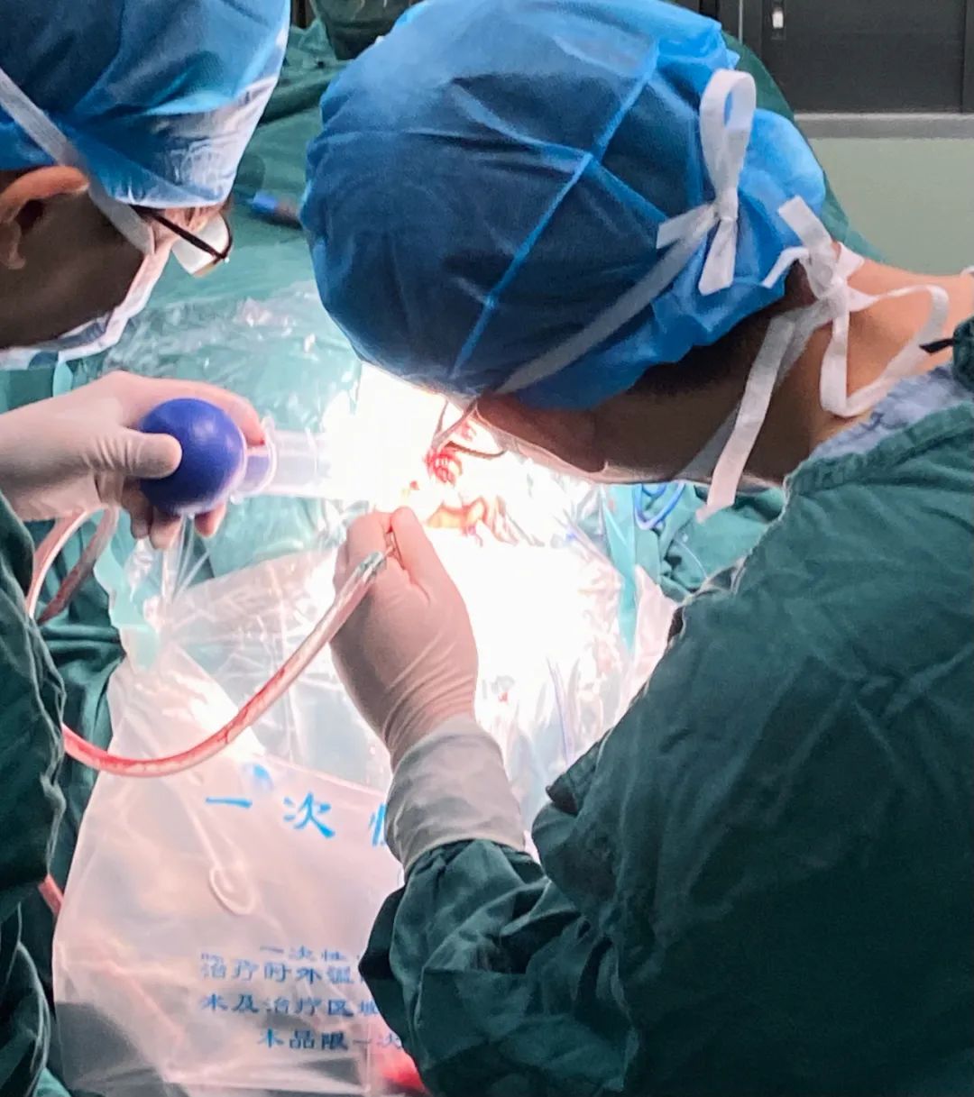 7月份人来人往街道,7月北京人山人海