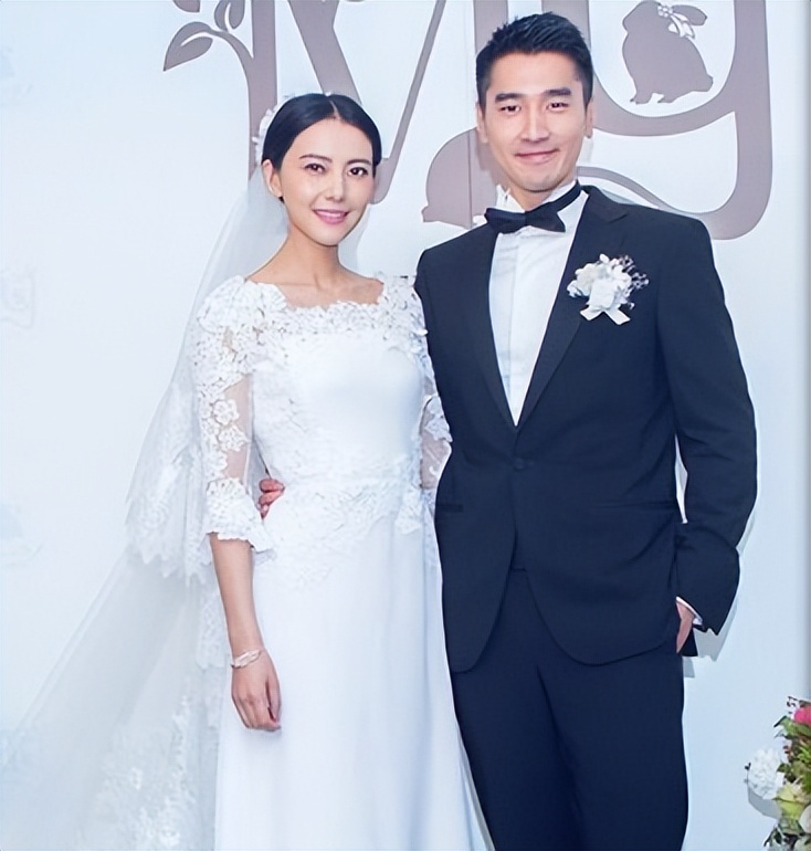 国民女神高圆圆:插足袁泉感情,王一博背后金主,屡被公公刁难