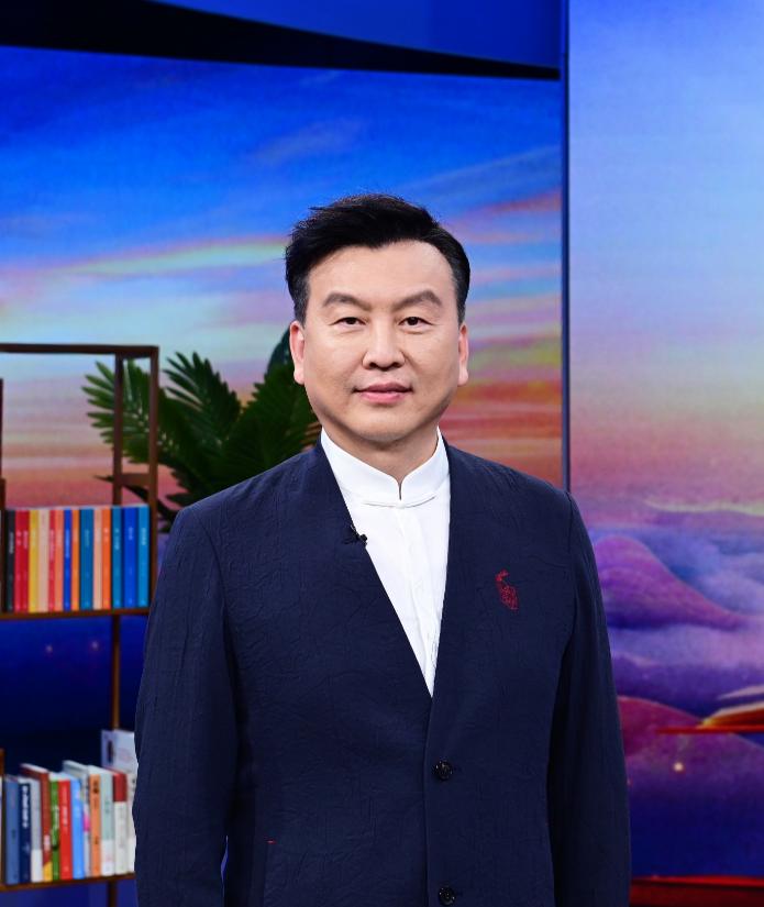 央视著名主持人张泽群深夜发文,主持人张泽群多大生儿子的