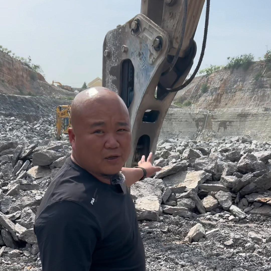 12年买一台三一挖掘机要多少钱,三一挖掘机寿命一般多少