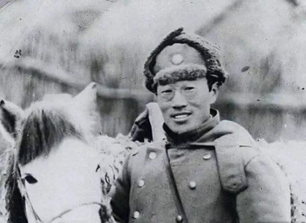 91年吕正操赴美探望张学良，张学良见他好奇问：你咋跟着周恩来了