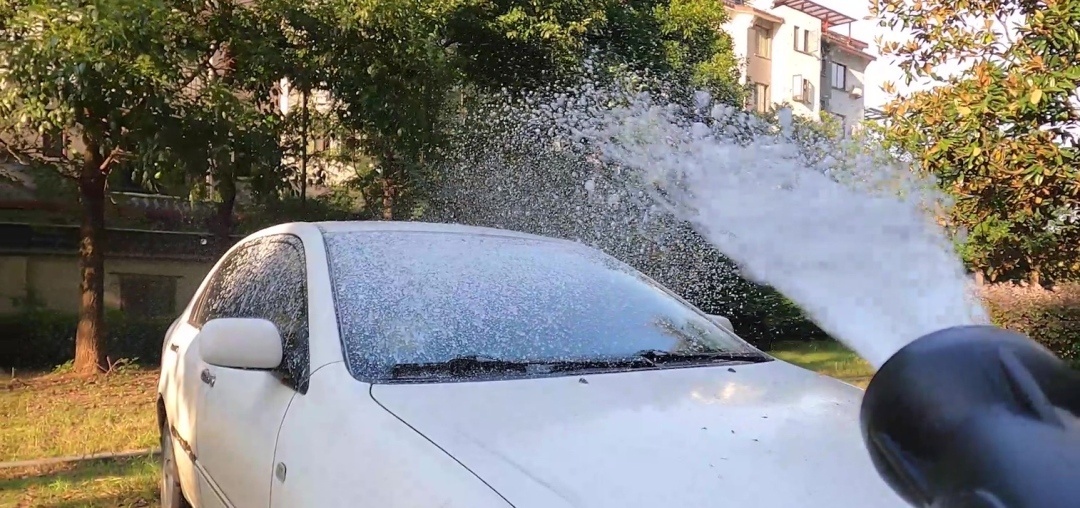 给汽车打蜡有什么好处和坏处,汽车打蜡到底有没有好处