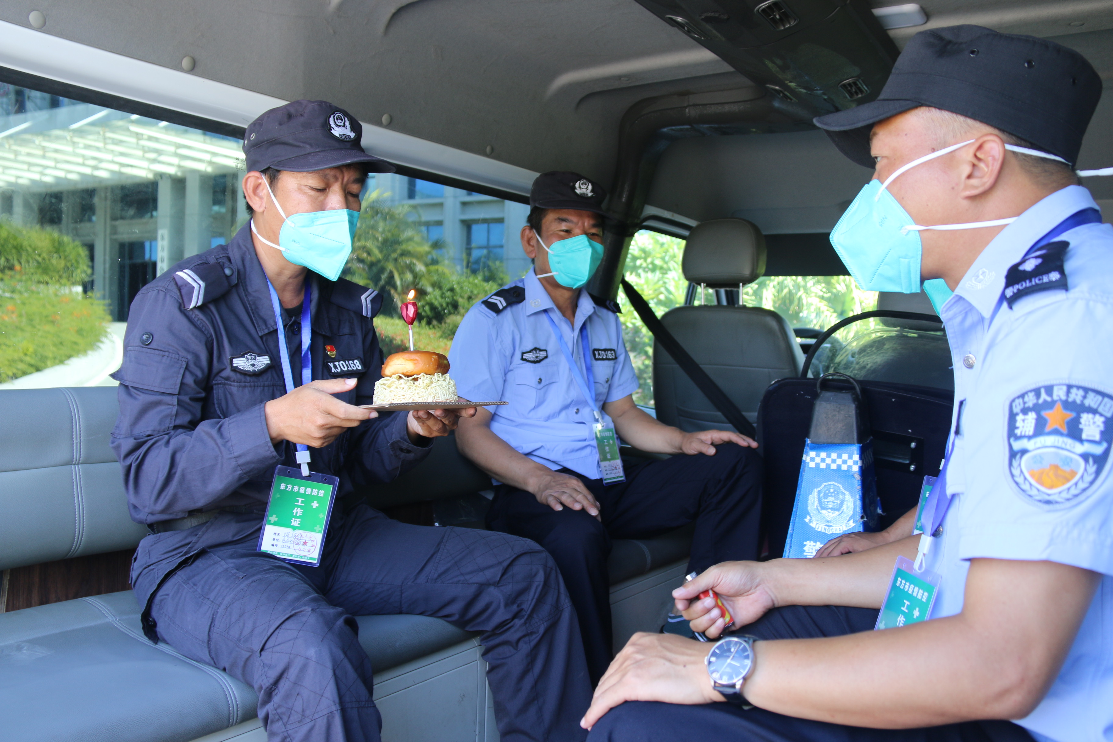 提升为民情怀不断提高群众幸福感,提升履职能力为群众排忧解难