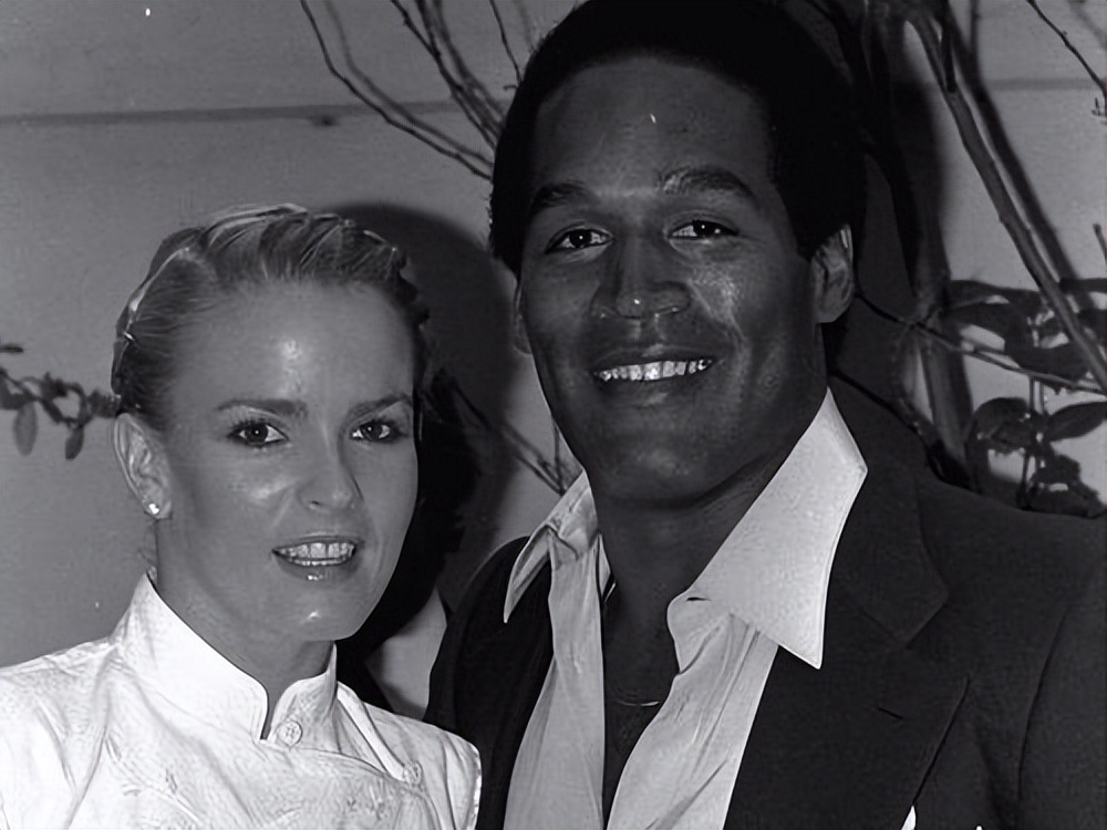 辛普森杀了多少人,辛普森妮可戈德曼