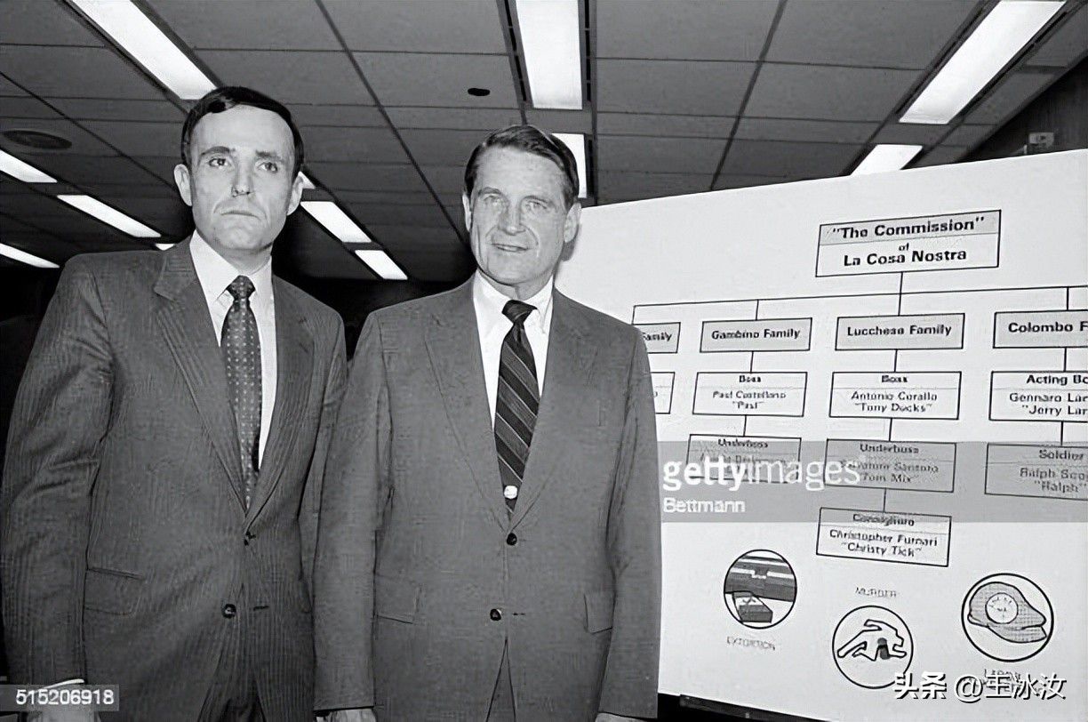 前美国英雄市长朱利安尼为何沦落？性侵下属，还要求裸体办公