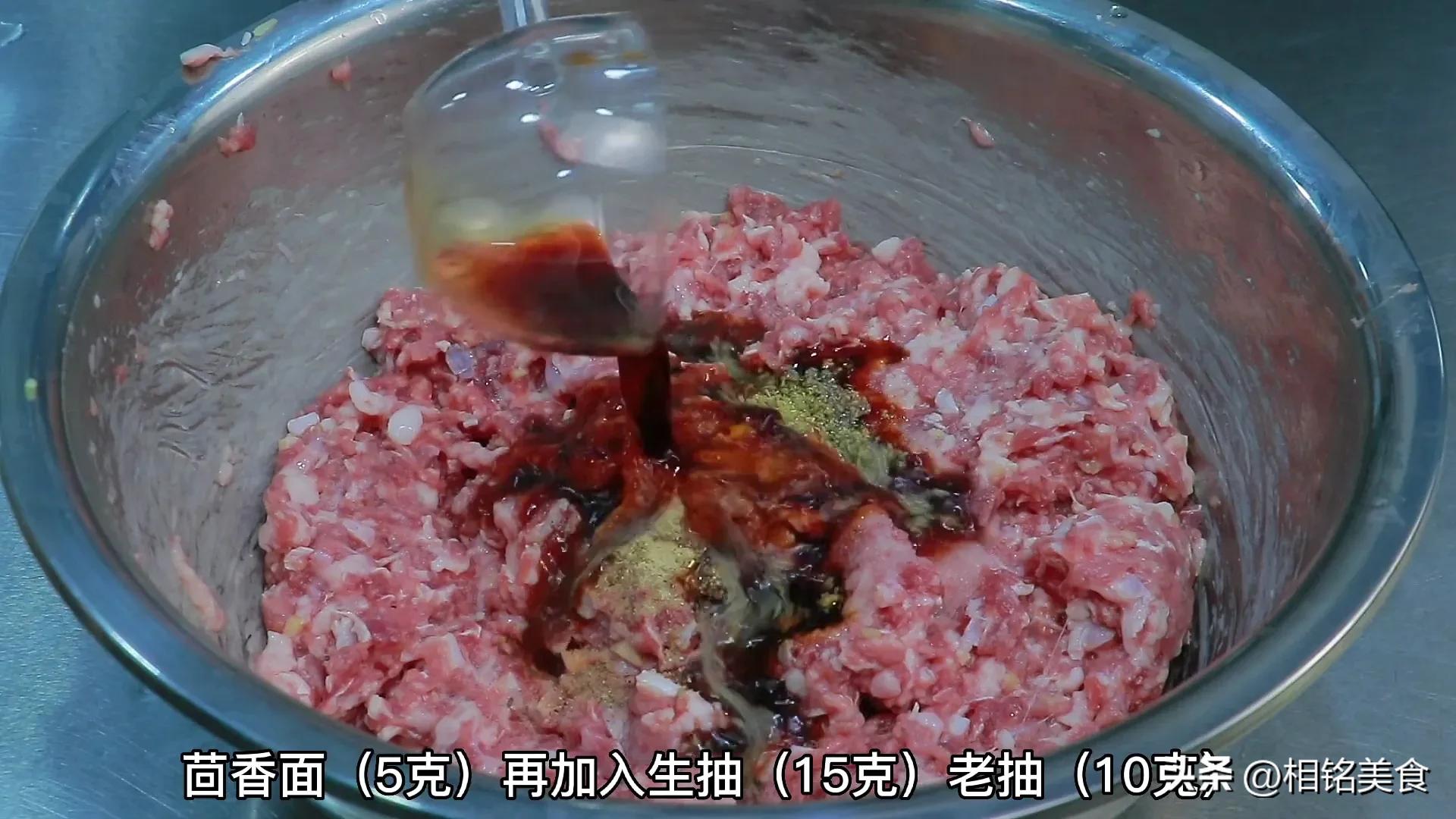 羊肉馅饺子怎么调馅不腥不膻,羊肉饺子馅咋调味不散