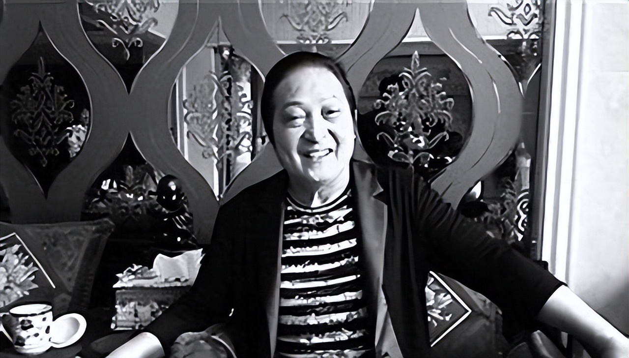 大师王林给女星们“开光”的！一丝不挂用酒画符，场面炸裂！