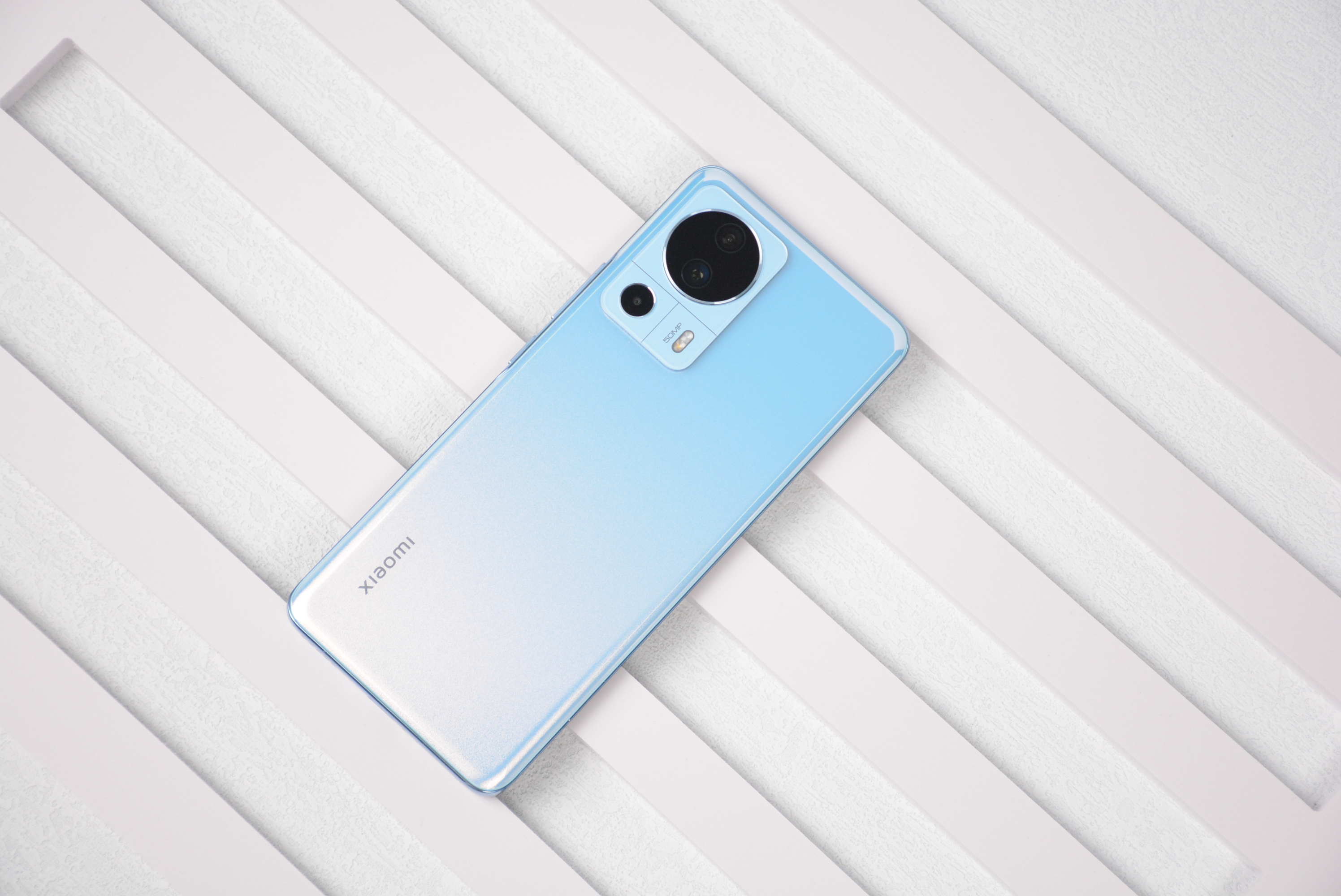 小米civi 2是不是模仿苹果14 (小米civi 2外观模仿苹果14吗)